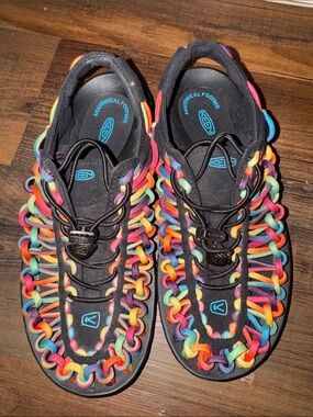 KEEN Women's Uneek sandals in the "Original Tie Dye" rainbow color